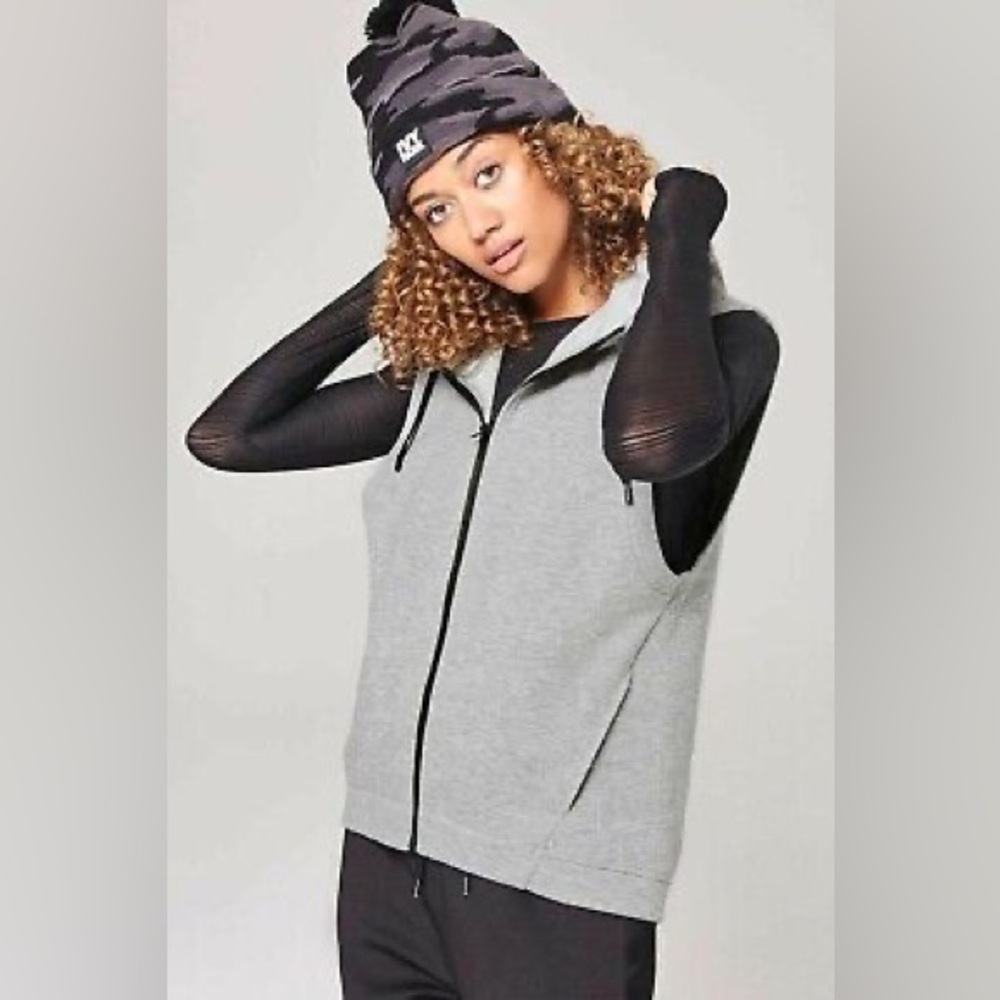 IVY PARK Athletic Vest